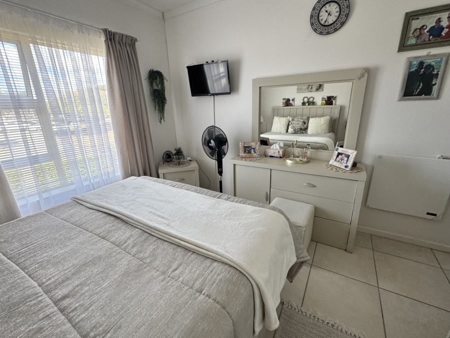 2 Bedroom Property for Sale in Hartenbos Central Western Cape